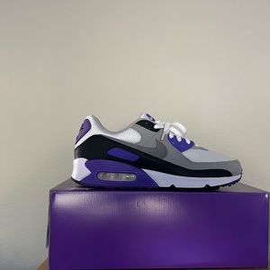 NIKE AIR MAX 90. HYPER PURPLE